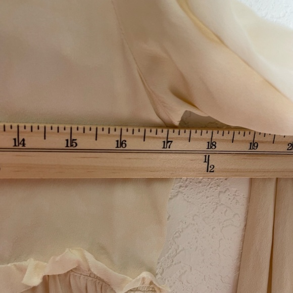 Alexis Silk Tunic Peasant Top Flare Sleeve Size XS Tiered Tie Front Cream - Picture 7 of 10